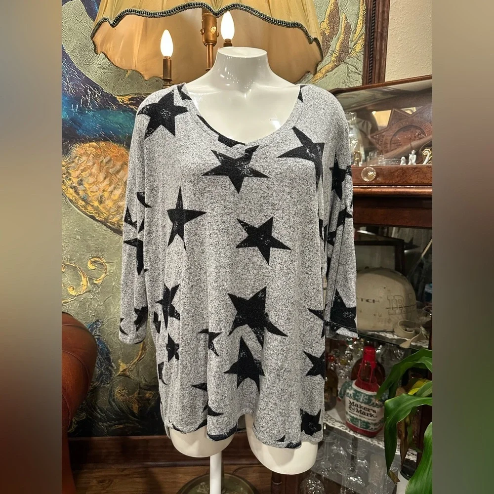 EUC Premise Long Sleeve Sweater Gray and Black